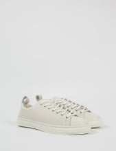 Load image into Gallery viewer, Buddy Bull Terrier Low Chubby Trainers - White