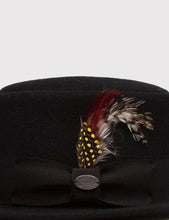 Load image into Gallery viewer, Bailey Cole Cashmere Flat Cap - Black