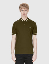Load image into Gallery viewer, Fred Perry Single Tipped Polo Shirt - Hunting Green
