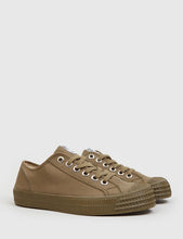 Load image into Gallery viewer, Novesta x Universal Works Star Master - Military Green