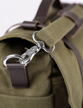 Load image into Gallery viewer, Sandqvist Izzy Messenger Bag - Olive Green