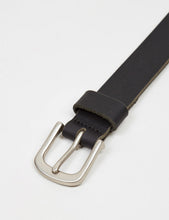 Load image into Gallery viewer, Levis Two Horse Pull Embossed Belt - Black
