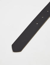 Load image into Gallery viewer, Levis Two Horse Pull Embossed Belt - Black
