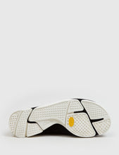 Load image into Gallery viewer, Clarks Originals Trigenic Flex Shoes - Black
