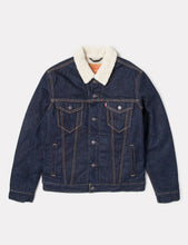 Load image into Gallery viewer, Levis Good Sherpa Trucker - Juniper Rinse
