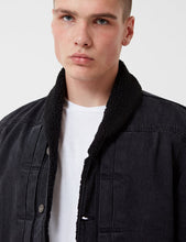 Load image into Gallery viewer, Levis Made &amp; Crafted Shawl Collar Trucker - Black
