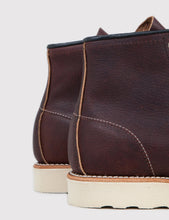 Load image into Gallery viewer, Red Wing 875 Heritage Work 6" Moc Toe Boot - Brown

