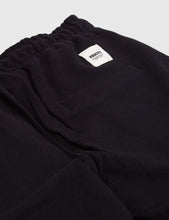 Load image into Gallery viewer, Wemoto Levin Sweat Shorts - Black
