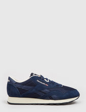 Load image into Gallery viewer, Reebok Classic Nylon (AR1232) - Collegiate Navy/Antique
