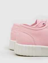 Load image into Gallery viewer, Good News Bagger Low Trainers (Canvas) - Pink
