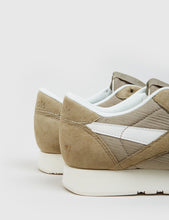 Load image into Gallery viewer, Reebok Classic Nylon SKTN (BD2691) - Khaki
