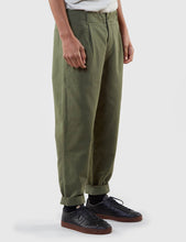 Load image into Gallery viewer, Folk The Assembly Trousers - Field Green

