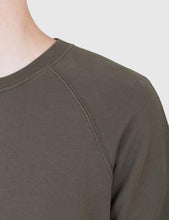 Load image into Gallery viewer, Folk Rivet Sweatshirt - Military Green
