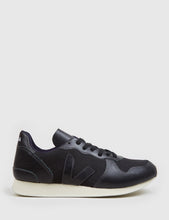 Load image into Gallery viewer, Veja Holiday B Mesh Trainers - Black
