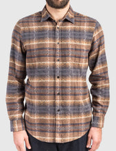Load image into Gallery viewer, Portuguese Flannel Iberia Flannel Shirt - Brown
