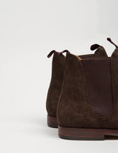 Load image into Gallery viewer, Hudson Tamper Chelsea Boot (Suede) - Brown
