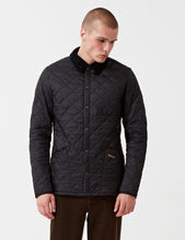 Load image into Gallery viewer, Barbour Heritage Liddesdale Quilted Jacket - Black
