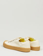 Load image into Gallery viewer, Novesta Star Master Trainers - Beige
