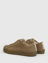 Load image into Gallery viewer, Novesta x Universal Works Star Master - Military Green
