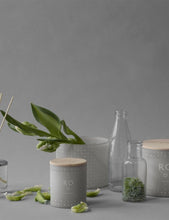 Load image into Gallery viewer, Skandinavisk RO Scented Candle - Grey
