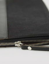 Load image into Gallery viewer, Sandqvist Morton Laptop Case - Black
