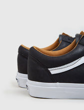 Load image into Gallery viewer, Vans Old Skool (Premium Leather) - Black
