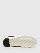 Load image into Gallery viewer, Vans Old Skool DX (Canvas) - Black
